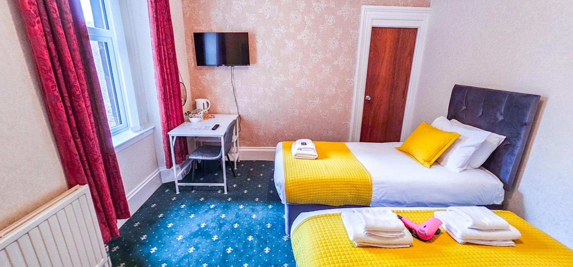 Mystayinn Abermar Guest House Инвернес Екстериор снимка