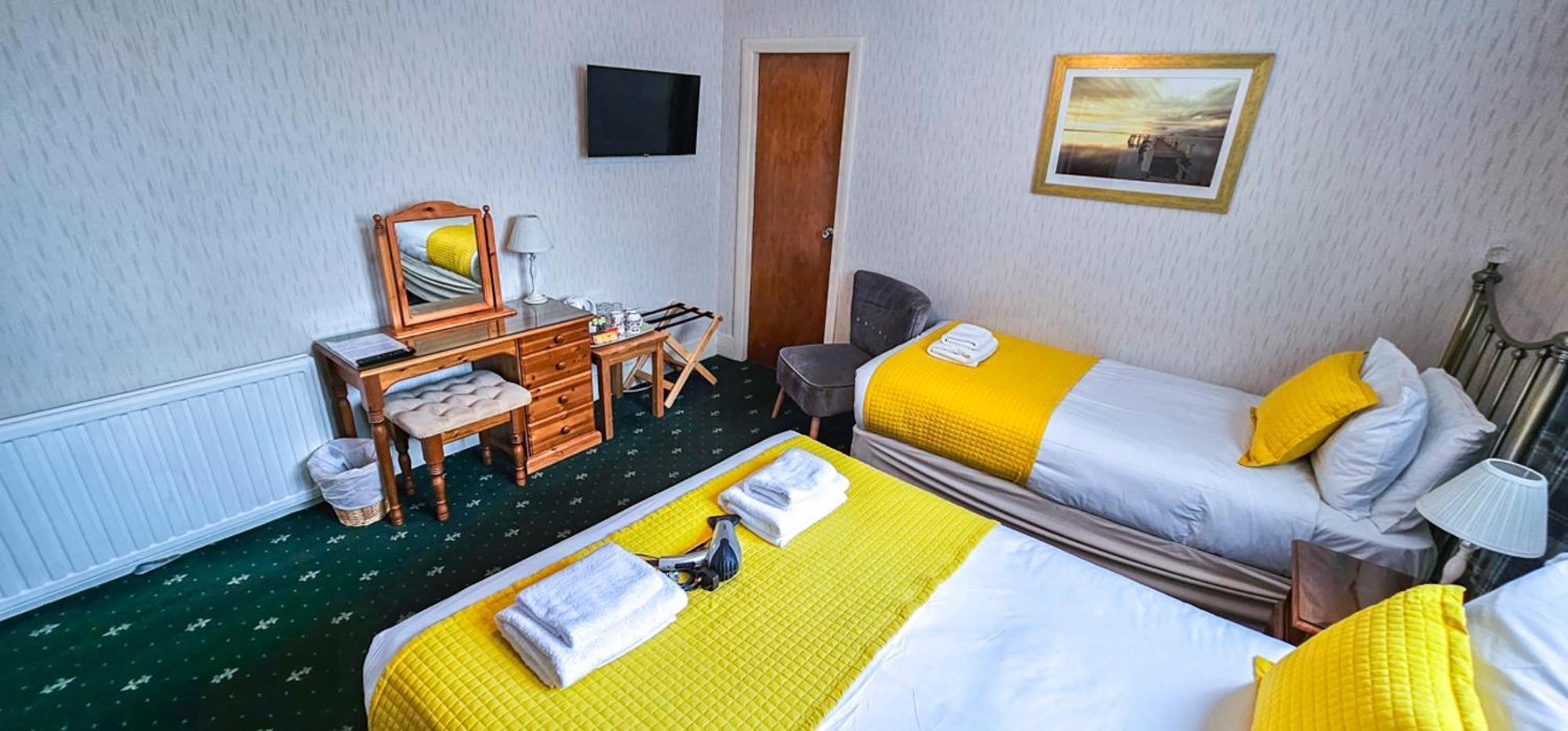 Mystayinn Abermar Guest House Инвернес Екстериор снимка
