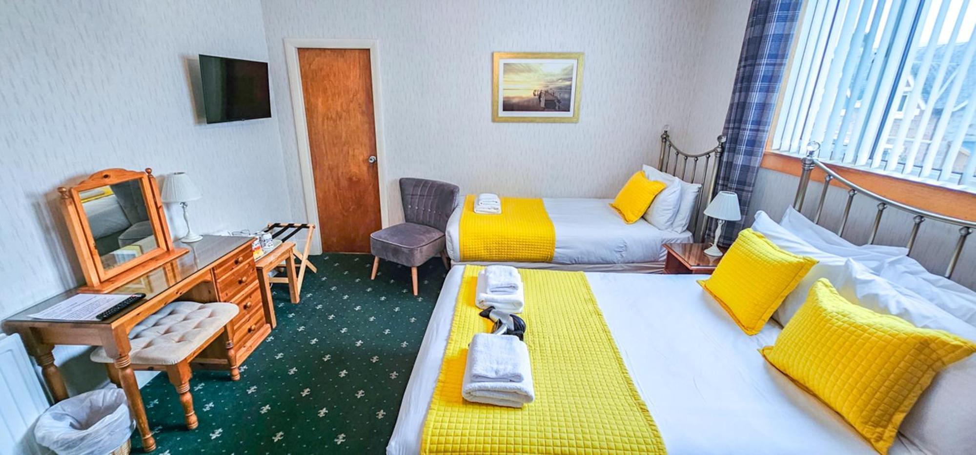 Mystayinn Abermar Guest House Инвернес Екстериор снимка